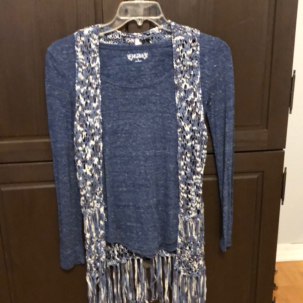 Two piece long sleeve t shirt and fringed long cardigan